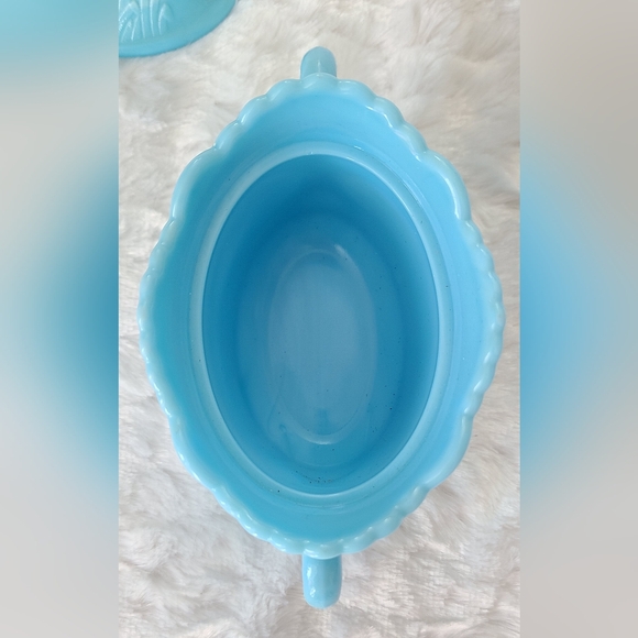 VINTAGE Westmoreland Blue Milk Glass Swan Cattail Creamer & Sugar Bowl With Lids - Picture 7 of 16